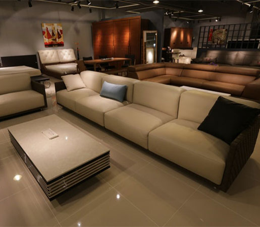 interior-designer-living-room-table